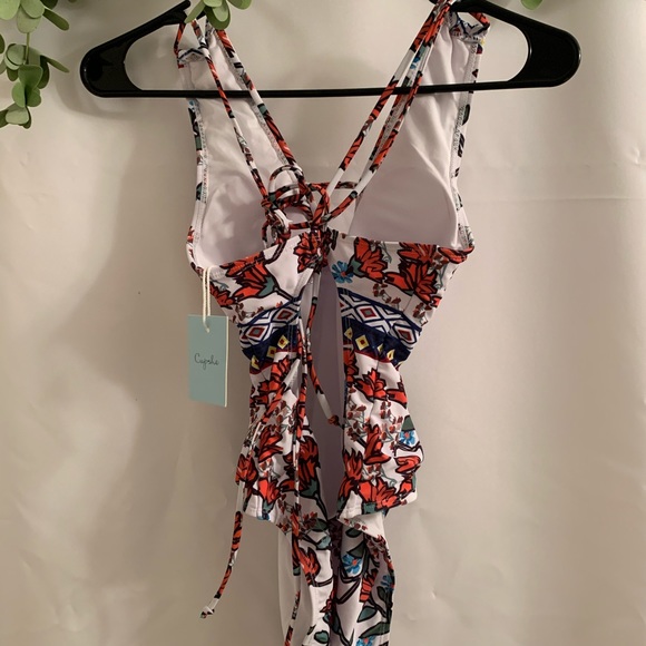 Cupshe one piece swimsuit - Picture 2 of 3